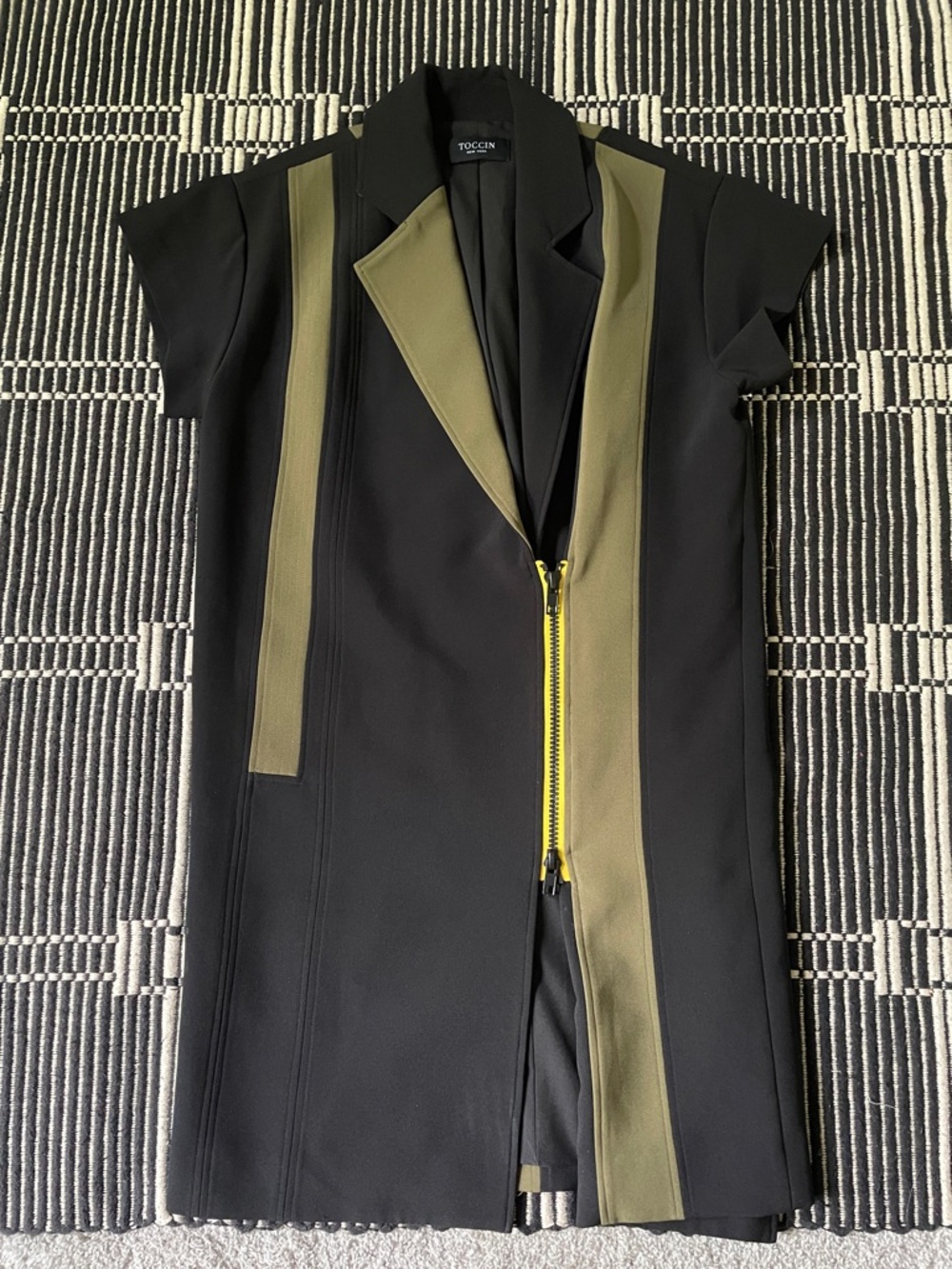 Toccin Black & Olive Short-Sleeve Zip-Front Blazer Dress